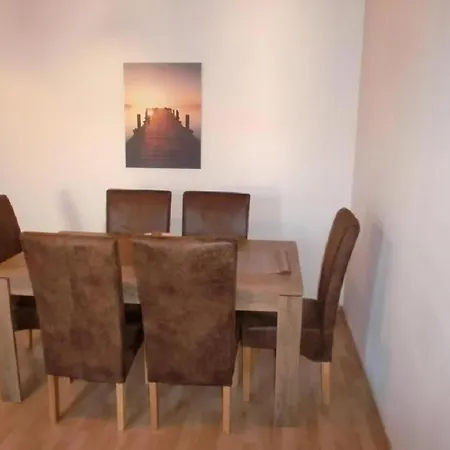 Grosse In Novigrad Mit Schoenem Garten Apartment *