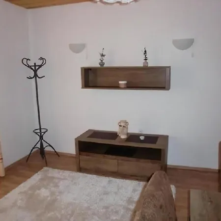 Apartment Grosse In Novigrad Mit Schoenem Garten *