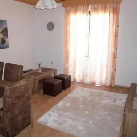 Apartamento Grosse In Novigrad Mit Schoenem Garten