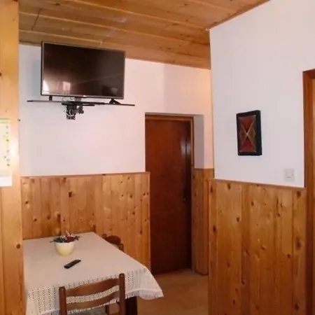 Apartamento Grosse In Novigrad Mit Schoenem Garten *