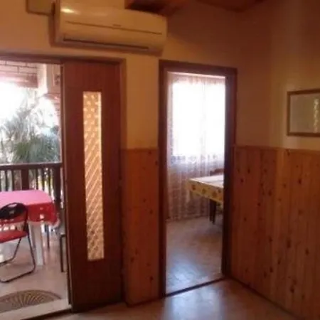 Appartamento Grosse In Novigrad Mit Schoenem Garten Karpinjan