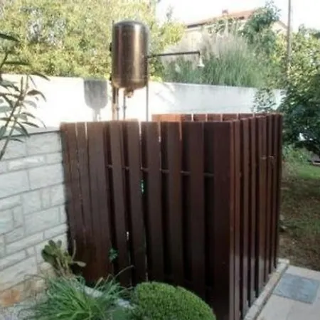 Appartamento Grosse In Novigrad Mit Schoenem Garten